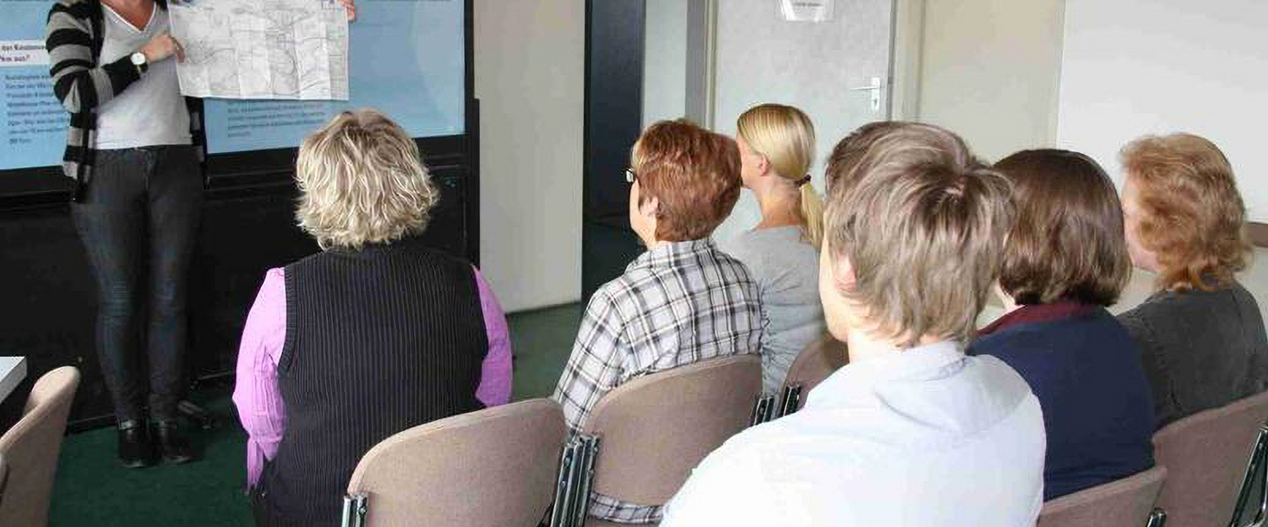 Auch etwas Theorie ist ein Teil des Trainings. (Foto: VKU)